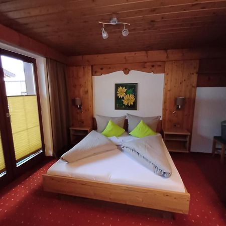 Haus Helene Prantl Apartamento Längenfeld Exterior foto