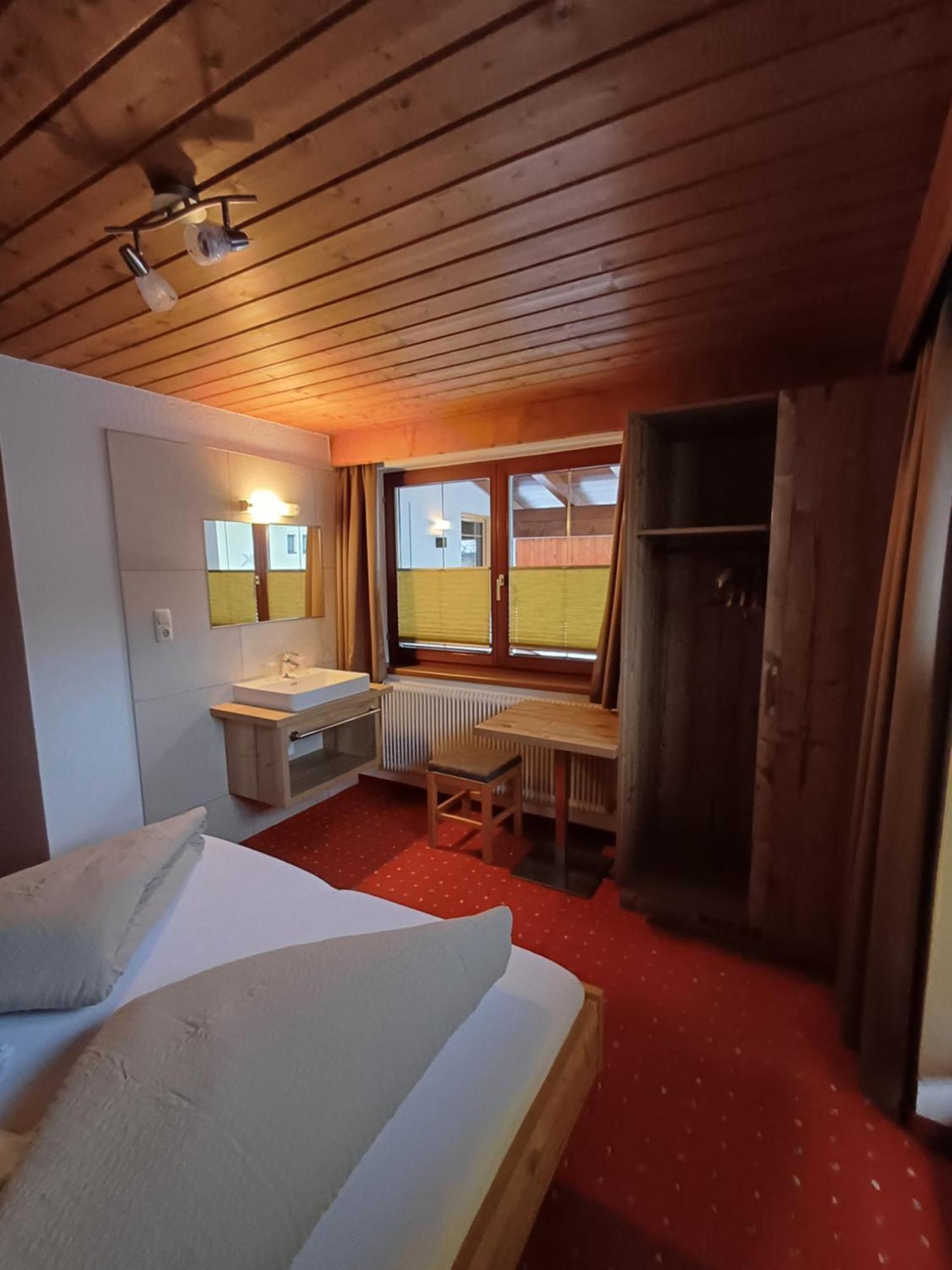 Haus Helene Prantl Apartamento Längenfeld Exterior foto