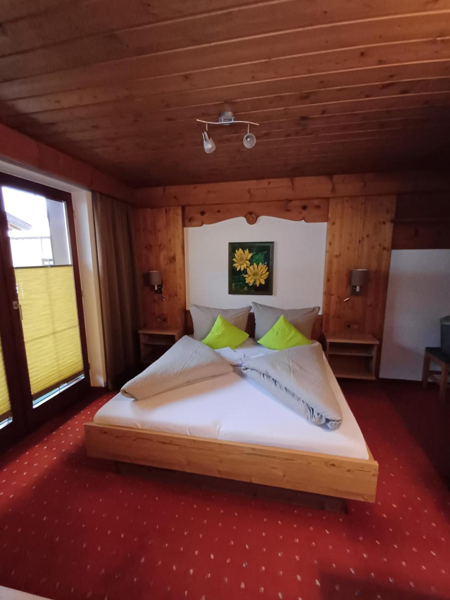 Haus Helene Prantl Apartamento Längenfeld Exterior foto