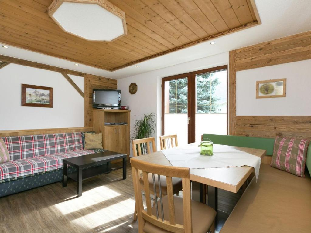 Haus Helene Prantl Apartamento Längenfeld Exterior foto