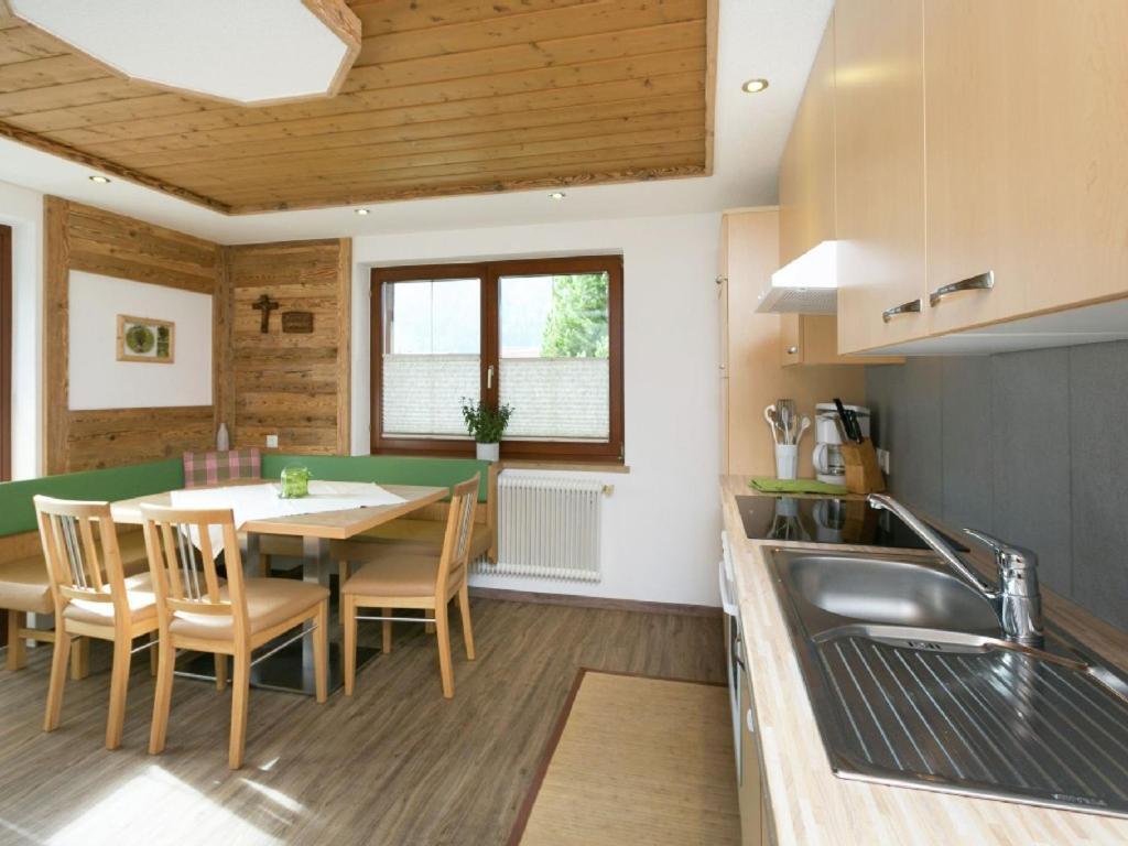 Haus Helene Prantl Apartamento Längenfeld Exterior foto